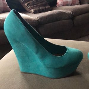 Super cute teal wedges